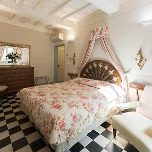Corte Dei Neri Residenza D'epoca Alojamento de Acomodação e Pequeno-almoço Florença