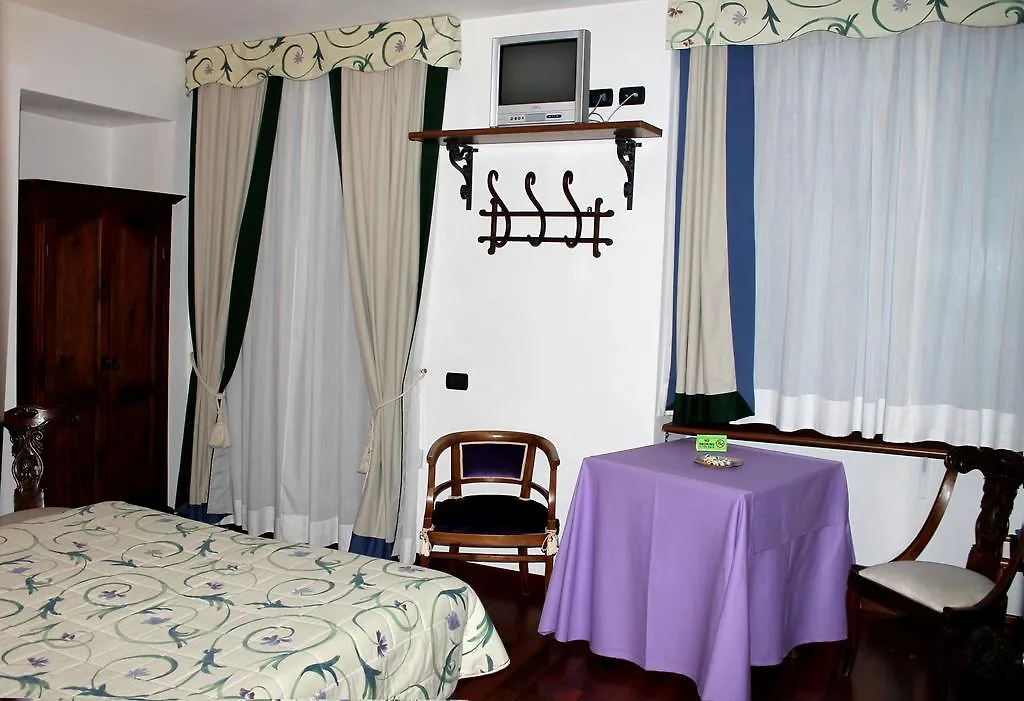 Hotel Centrale Bellagio 3*,